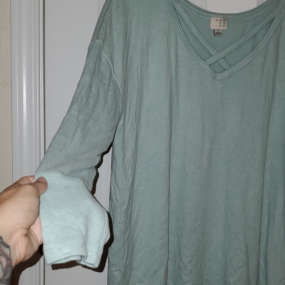 Sweater - Picture 3 of 6